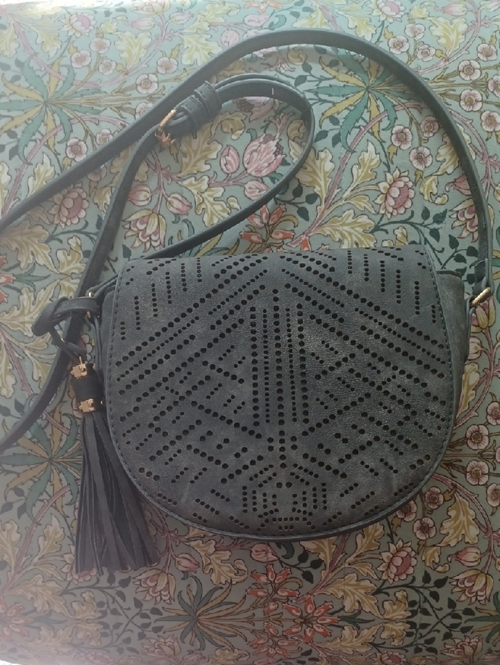 Source Unknown Women’s Gray Perforated Crossbody Bag with Tassel
